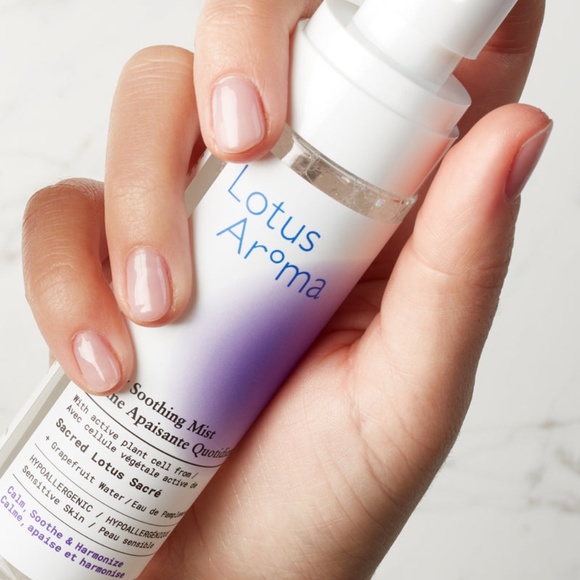 Lotus Aroma Daily Soothing Mist - Picture 1 of 5